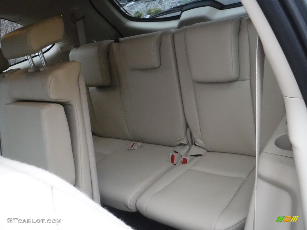 2019 Highlander XLE AWD - Alumina Jade Metallic / Almond photo #28