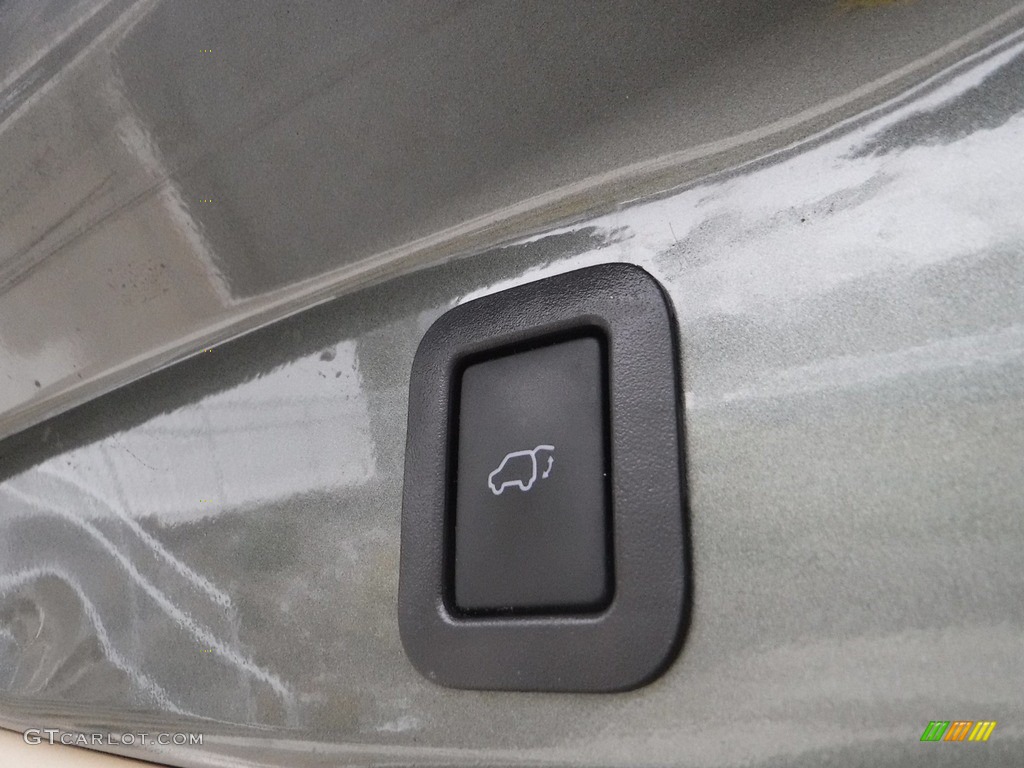2019 Highlander XLE AWD - Alumina Jade Metallic / Almond photo #29