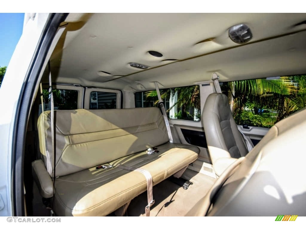 Medium Pebble Beige Interior 2007 Ford E Series Van E150 Chateau 4x4 Photo #143323022