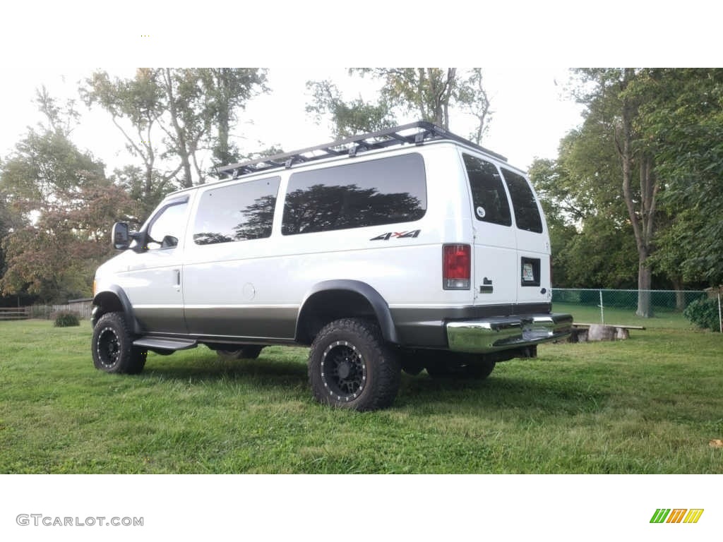 Oxford White 2007 Ford E Series Van E150 Chateau 4x4 Exterior Photo #143323070