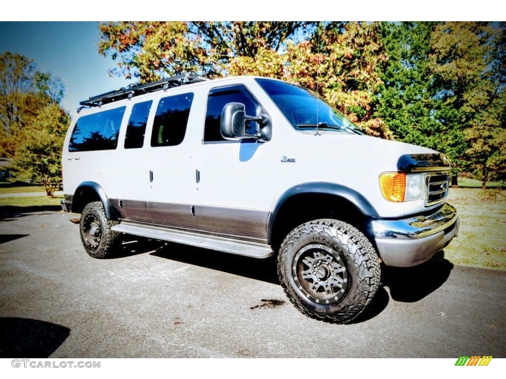 Oxford White 2007 Ford E Series Van E150 Chateau 4x4 Exterior Photo #143323139