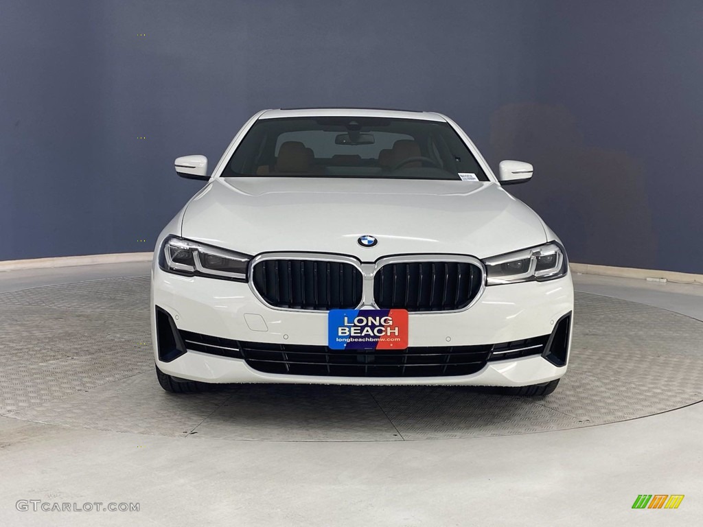 2022 5 Series 530i Sedan - Alpine White / Cognac photo #2