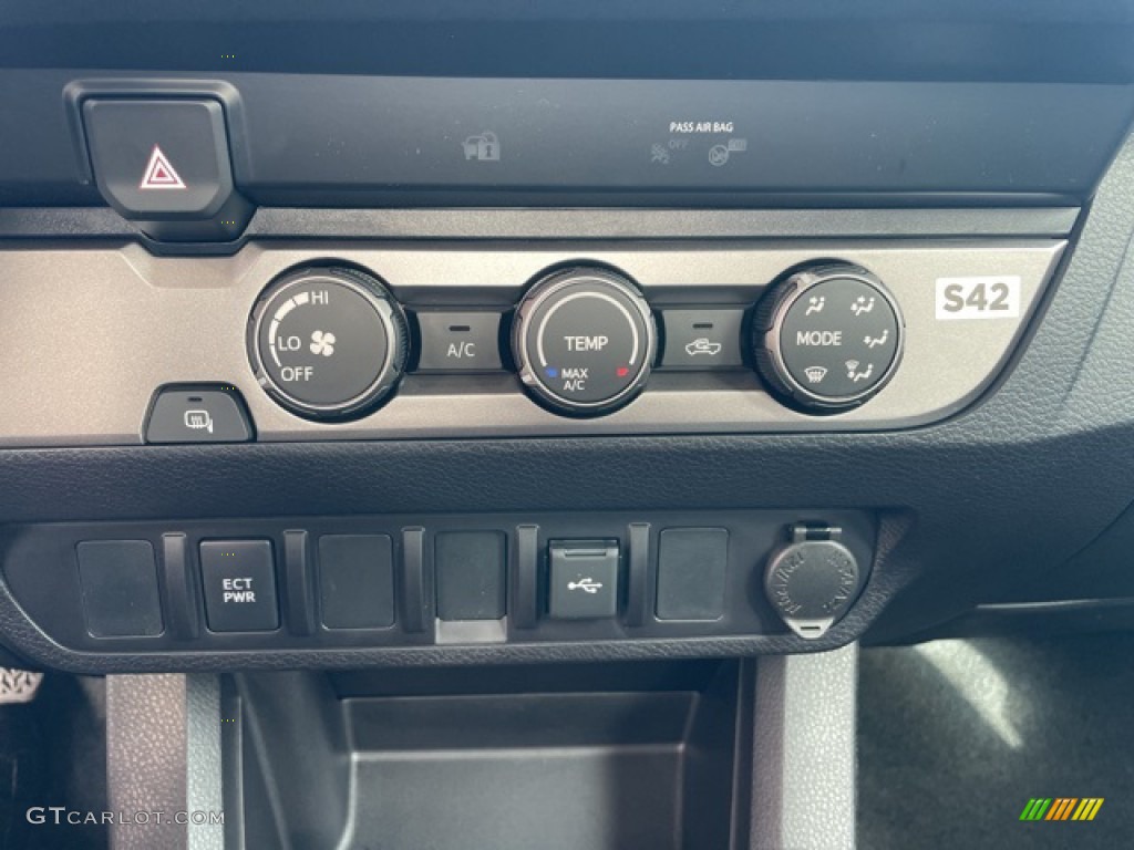 2022 Toyota Tacoma SR Access Cab Controls Photo #143323845