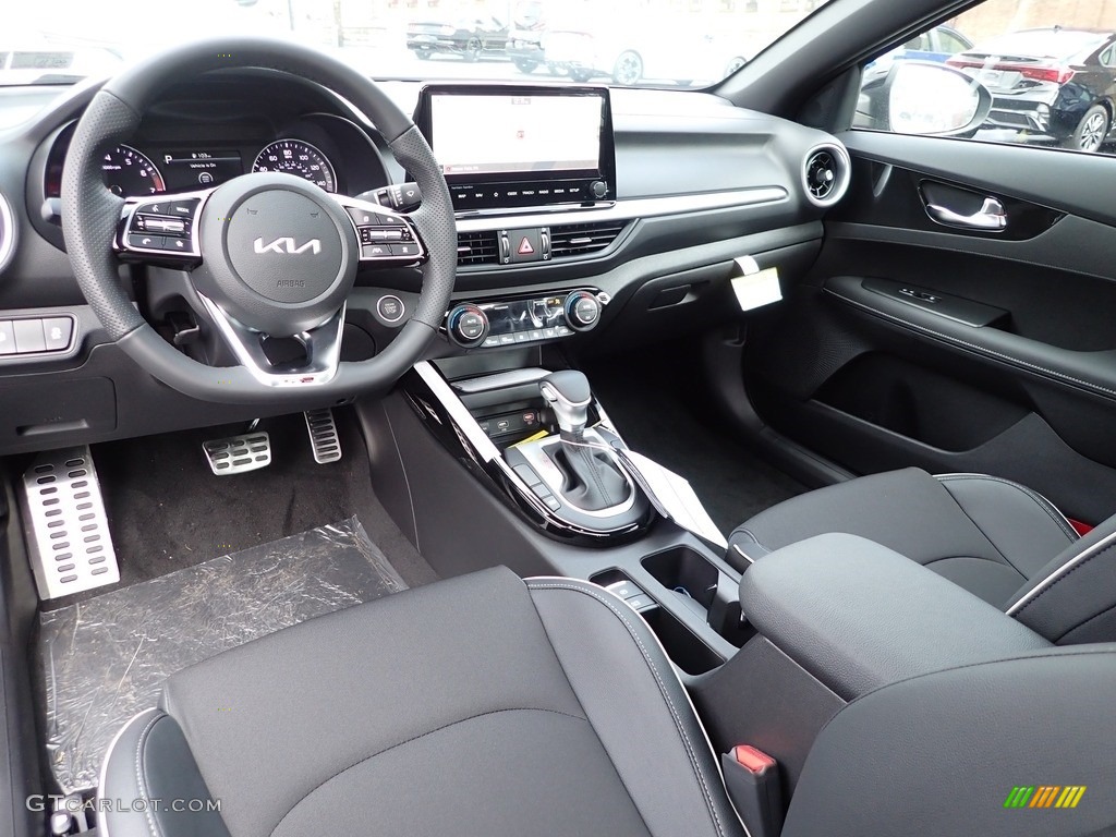 Black Interior 2022 Kia Forte GT-Line Photo #143325384