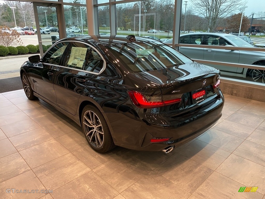 2022 3 Series 330i xDrive Sedan - Black Sapphire Metallic / Black photo #2