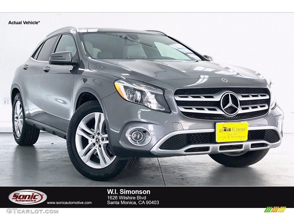 2018 GLA 250 4Matic - Mountain Grey Metallic / Crystal Grey photo #1