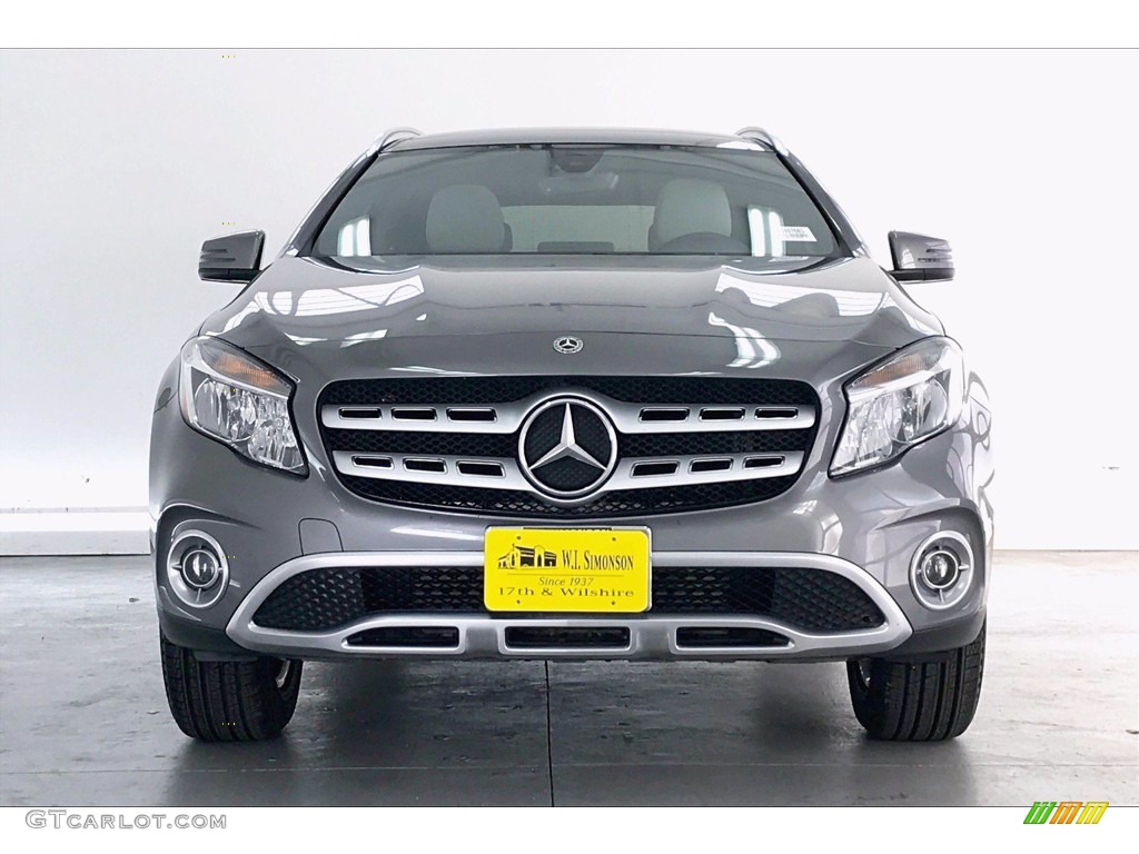 2018 GLA 250 4Matic - Mountain Grey Metallic / Crystal Grey photo #2