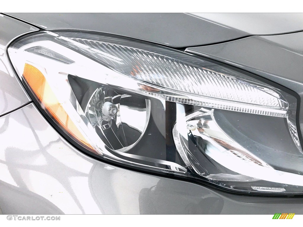 2018 GLA 250 4Matic - Mountain Grey Metallic / Crystal Grey photo #28