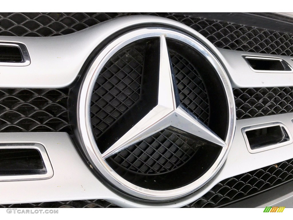 2018 GLA 250 4Matic - Mountain Grey Metallic / Crystal Grey photo #29