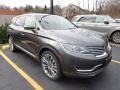 2017 Magnetic Gray Lincoln MKX Reserve AWD  photo #4