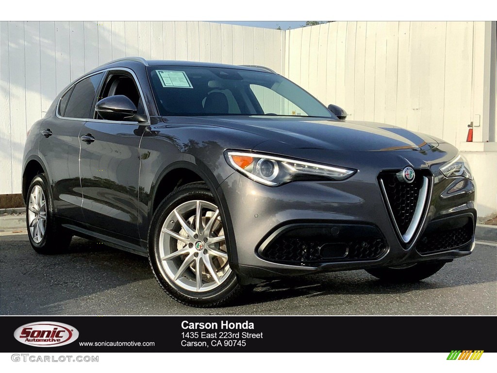 Vesuvio Gray Metallic Alfa Romeo Stelvio