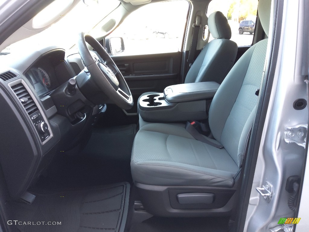 2017 1500 Express Quad Cab 4x4 - Bright Silver Metallic / Black/Diesel Gray photo #13