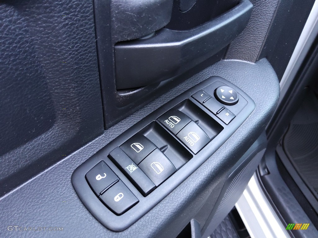 2017 1500 Express Quad Cab 4x4 - Bright Silver Metallic / Black/Diesel Gray photo #14