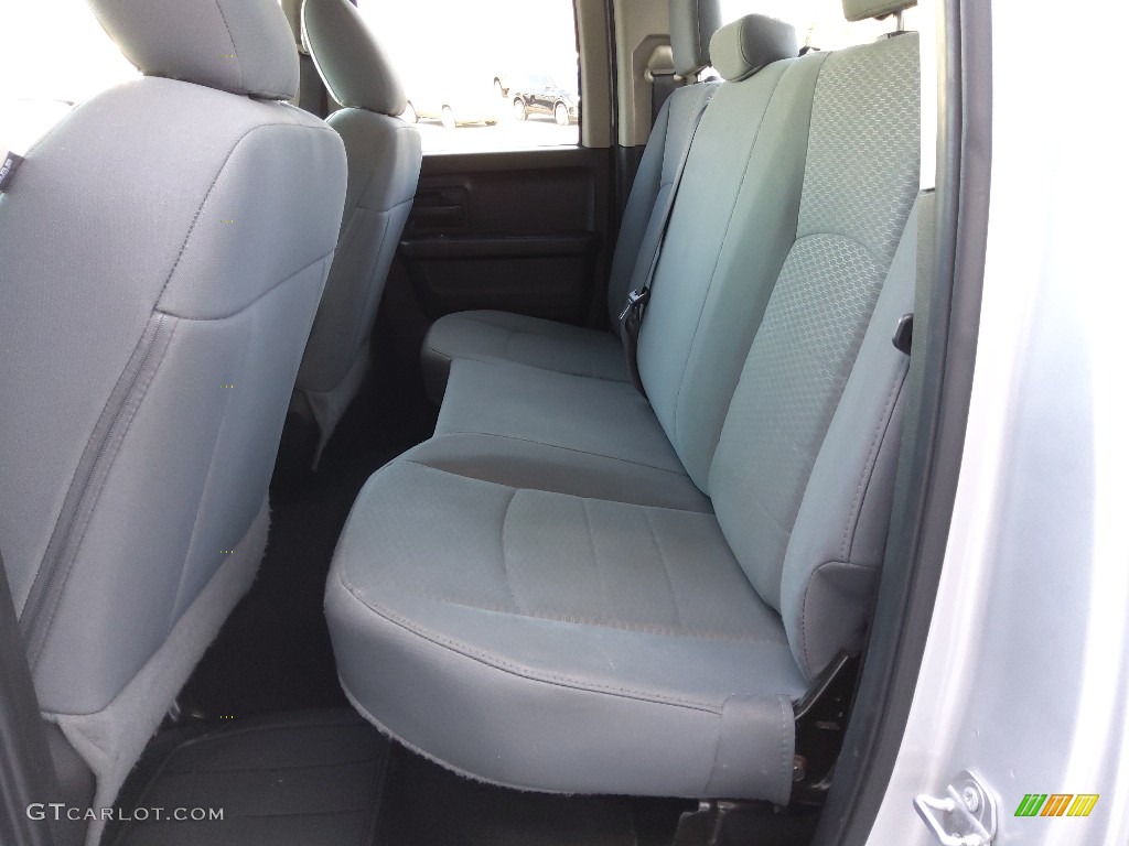 2017 1500 Express Quad Cab 4x4 - Bright Silver Metallic / Black/Diesel Gray photo #16