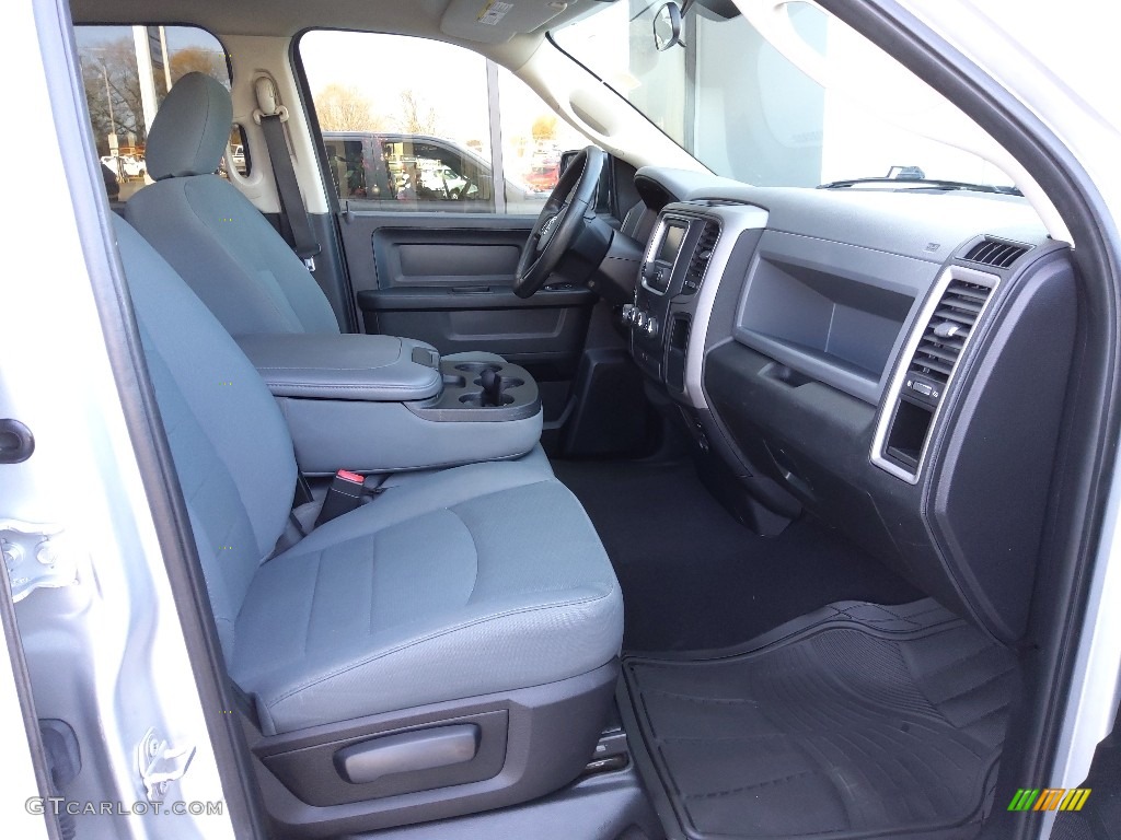 2017 1500 Express Quad Cab 4x4 - Bright Silver Metallic / Black/Diesel Gray photo #18