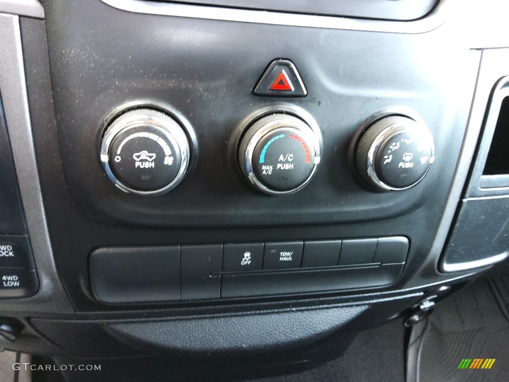 2017 1500 Express Quad Cab 4x4 - Bright Silver Metallic / Black/Diesel Gray photo #26