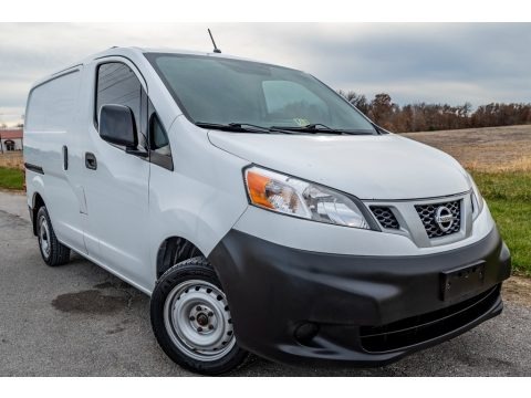 2015 Nissan NV200 S Data, Info and Specs