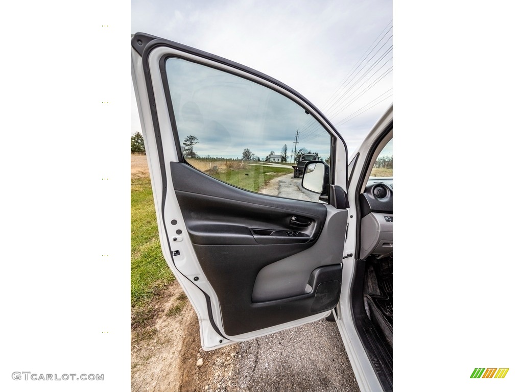 2015 NV200 S - Fresh Powder / Gray photo #20