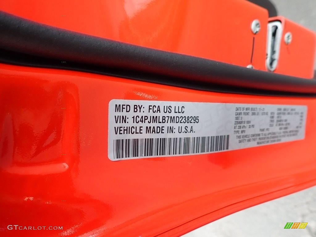 2021 Cherokee Altitude 4x4 - Spitfire Orange / Black photo #15