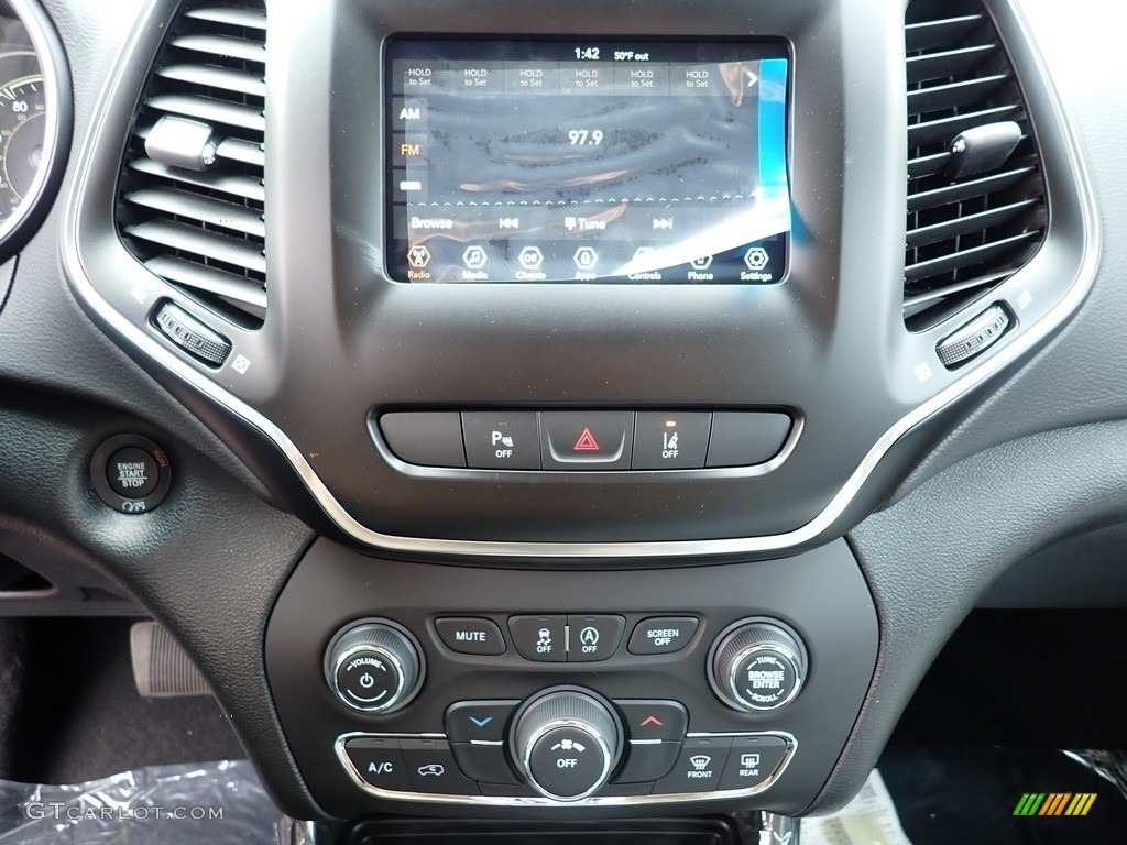 2021 Cherokee Altitude 4x4 - Spitfire Orange / Black photo #20