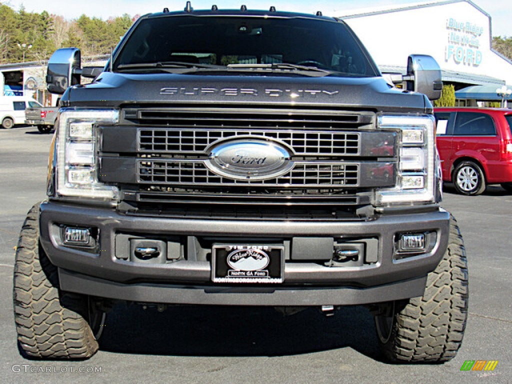 2019 F250 Super Duty Platinum Crew Cab 4x4 - Magnetic / Black photo #8