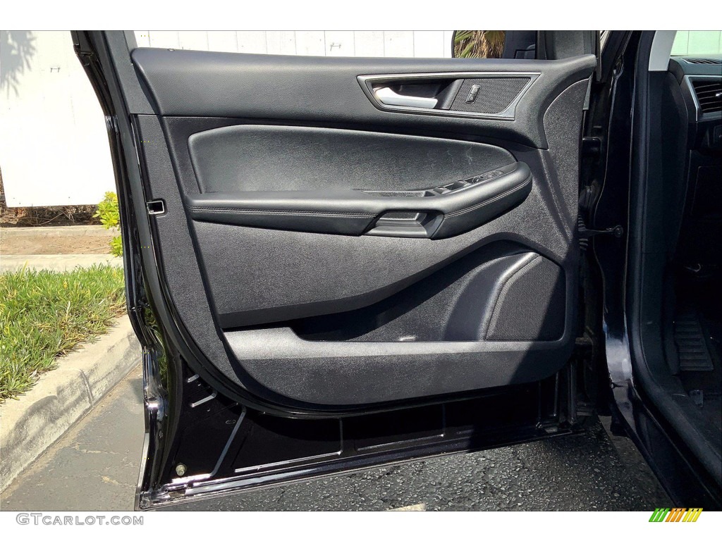 2020 Ford Edge SE Ebony Door Panel Photo #143339279