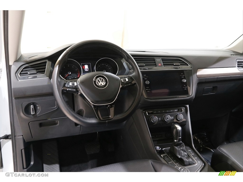2019 Volkswagen Tiguan SE 4MOTION Dashboard Photos