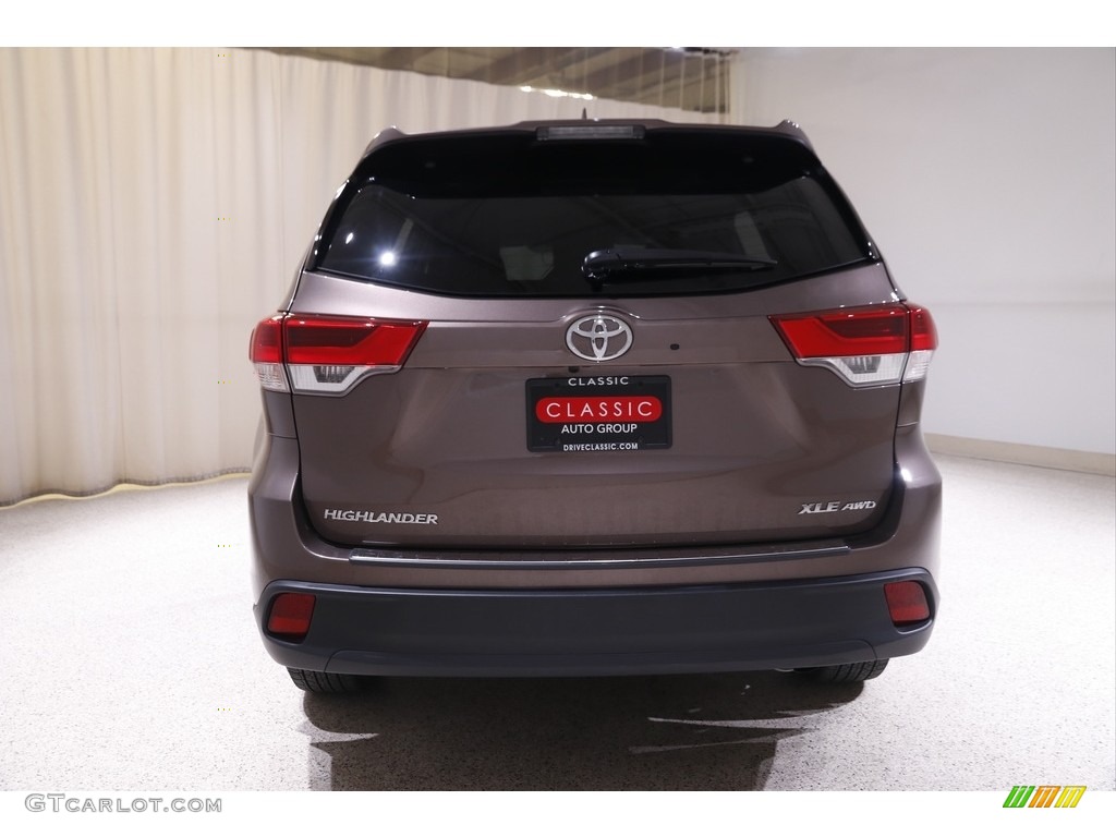 2019 Highlander XLE AWD - Toasted Walnut Pearl / Black photo #19