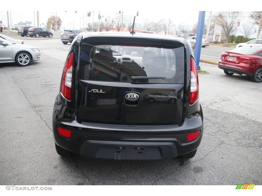 2013 Soul 1.6 - Shadow Black / Black Cloth photo #6