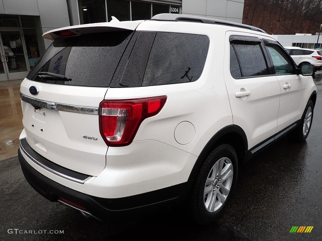 2018 Explorer XLT 4WD - Oxford White / Ebony Black photo #2