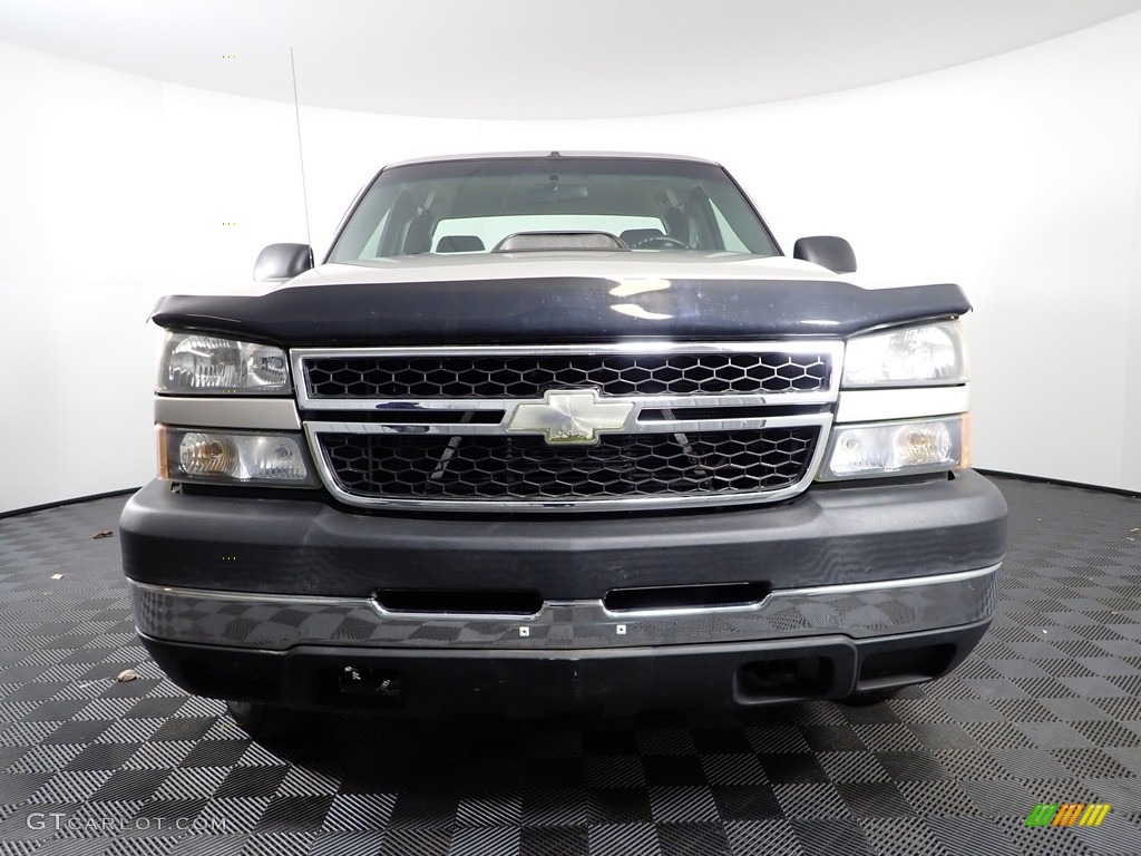 2006 Silverado 2500HD Work Truck Extended Cab 4x4 - Silver Birch Metallic / Dark Charcoal photo #3