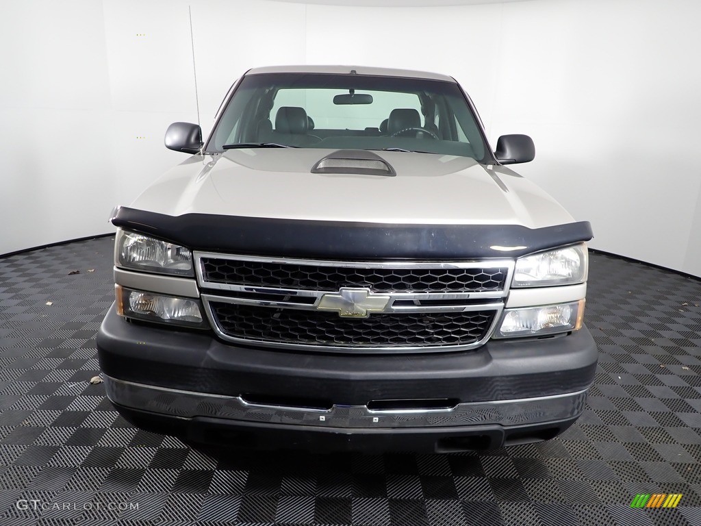 2006 Silverado 2500HD Work Truck Extended Cab 4x4 - Silver Birch Metallic / Dark Charcoal photo #4