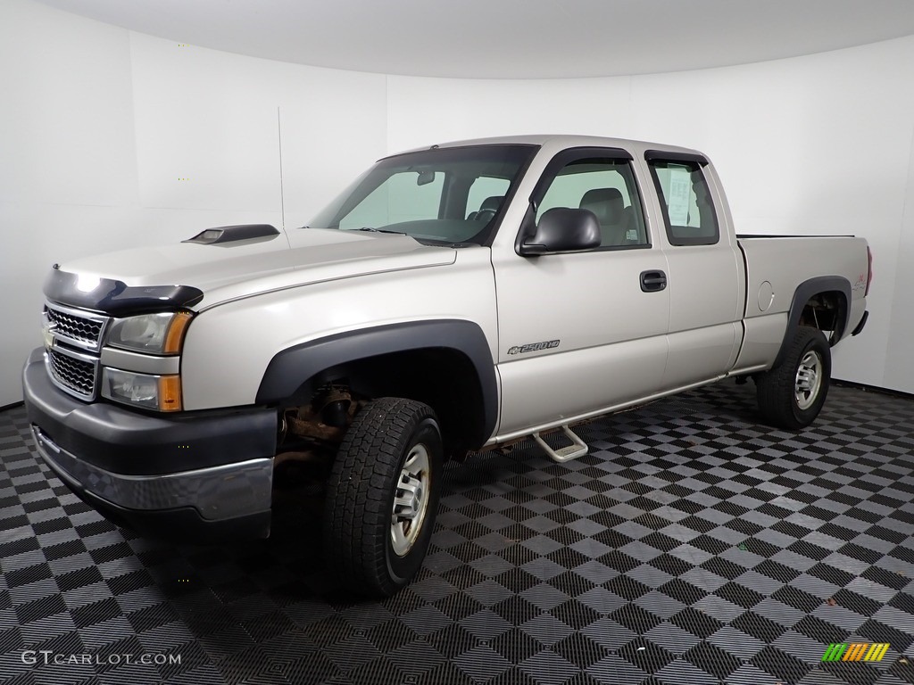 2006 Silverado 2500HD Work Truck Extended Cab 4x4 - Silver Birch Metallic / Dark Charcoal photo #7