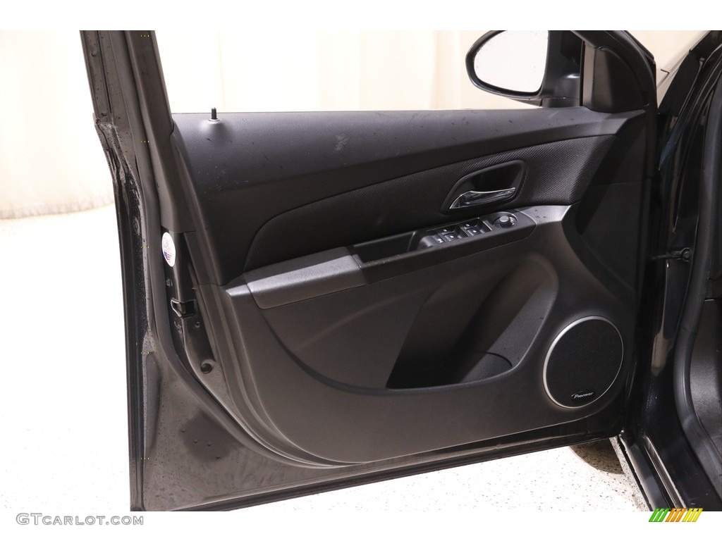 2013 Chevrolet Cruze LT Door Panel Photos