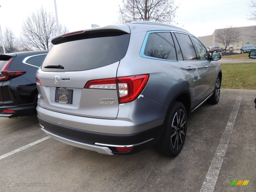 2022 Pilot Touring AWD - Lunar Silver Metallic / Gray photo #4