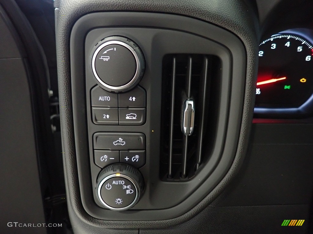 2022 Silverado 1500 Limited Custom Crew Cab 4x4 - Silver Ice Metallic / Jet Black photo #16