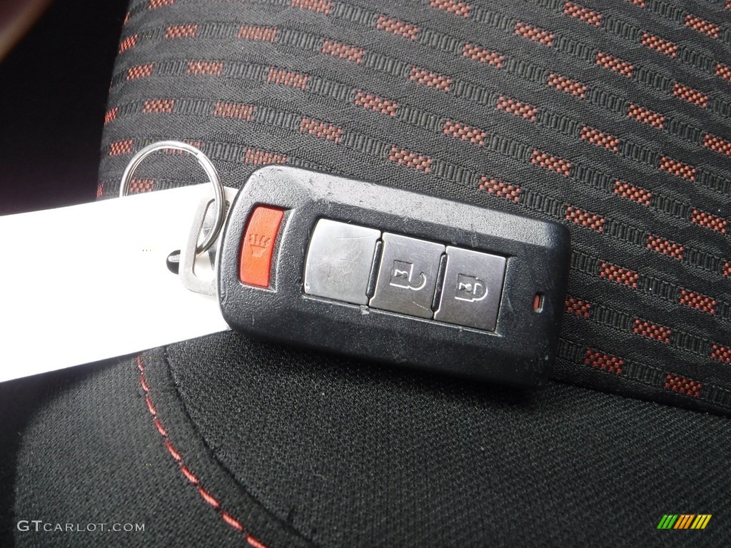 2017 Mitsubishi Outlander Sport SE Keys Photo #143356992