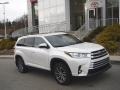 2019 Blizzard Pearl White Toyota Highlander XLE AWD  photo #1