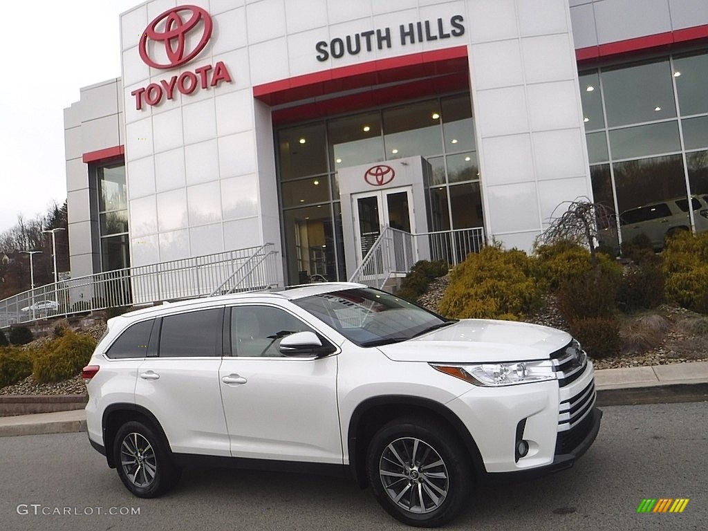 2019 Highlander XLE AWD - Blizzard Pearl White / Almond photo #2