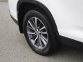 2019 Blizzard Pearl White Toyota Highlander XLE AWD  photo #10