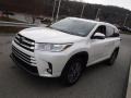 2019 Blizzard Pearl White Toyota Highlander XLE AWD  photo #12