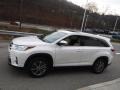 2019 Blizzard Pearl White Toyota Highlander XLE AWD  photo #13