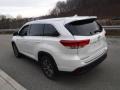 2019 Blizzard Pearl White Toyota Highlander XLE AWD  photo #14