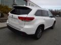 2019 Blizzard Pearl White Toyota Highlander XLE AWD  photo #16