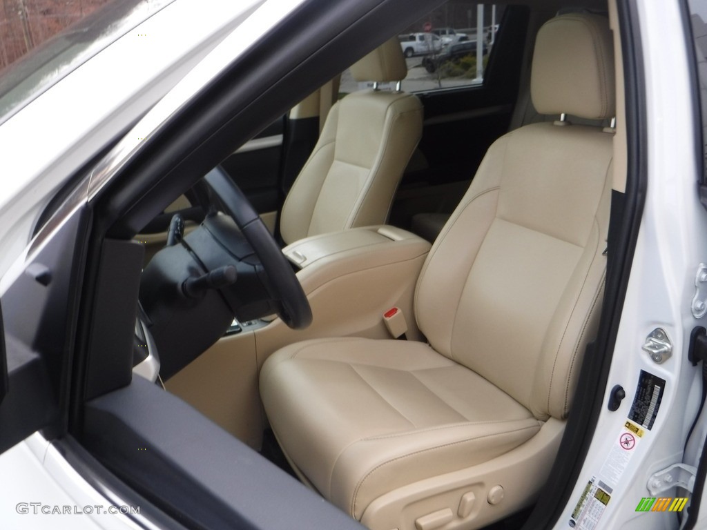 2019 Highlander XLE AWD - Blizzard Pearl White / Almond photo #23