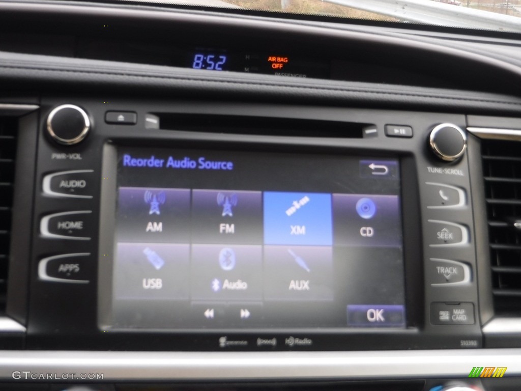 2019 Highlander XLE AWD - Blizzard Pearl White / Almond photo #24