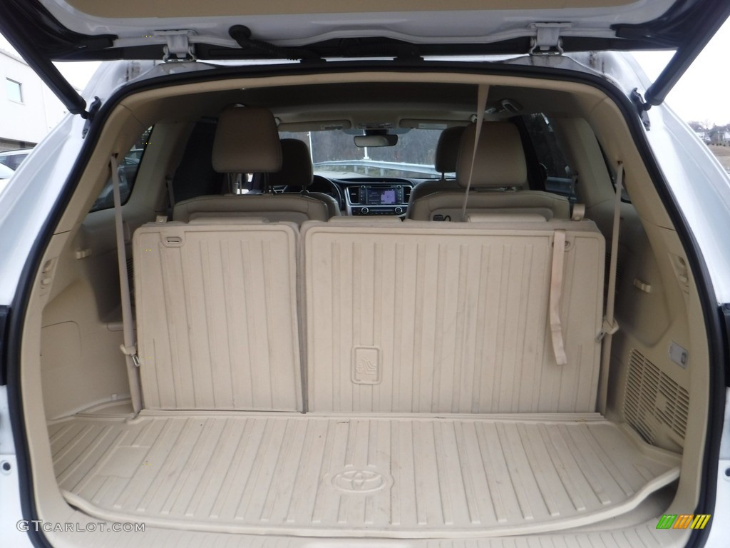 2019 Highlander XLE AWD - Blizzard Pearl White / Almond photo #30