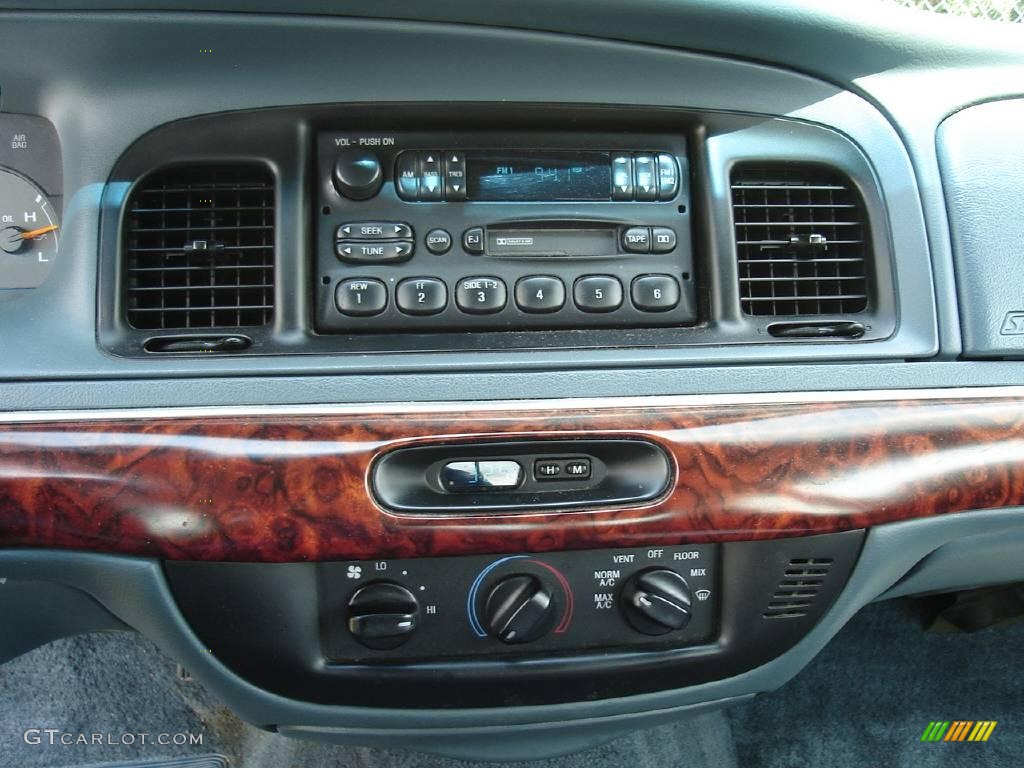 1997 Grand Marquis GS - Vermont Green Metallic / Willow Green photo #23