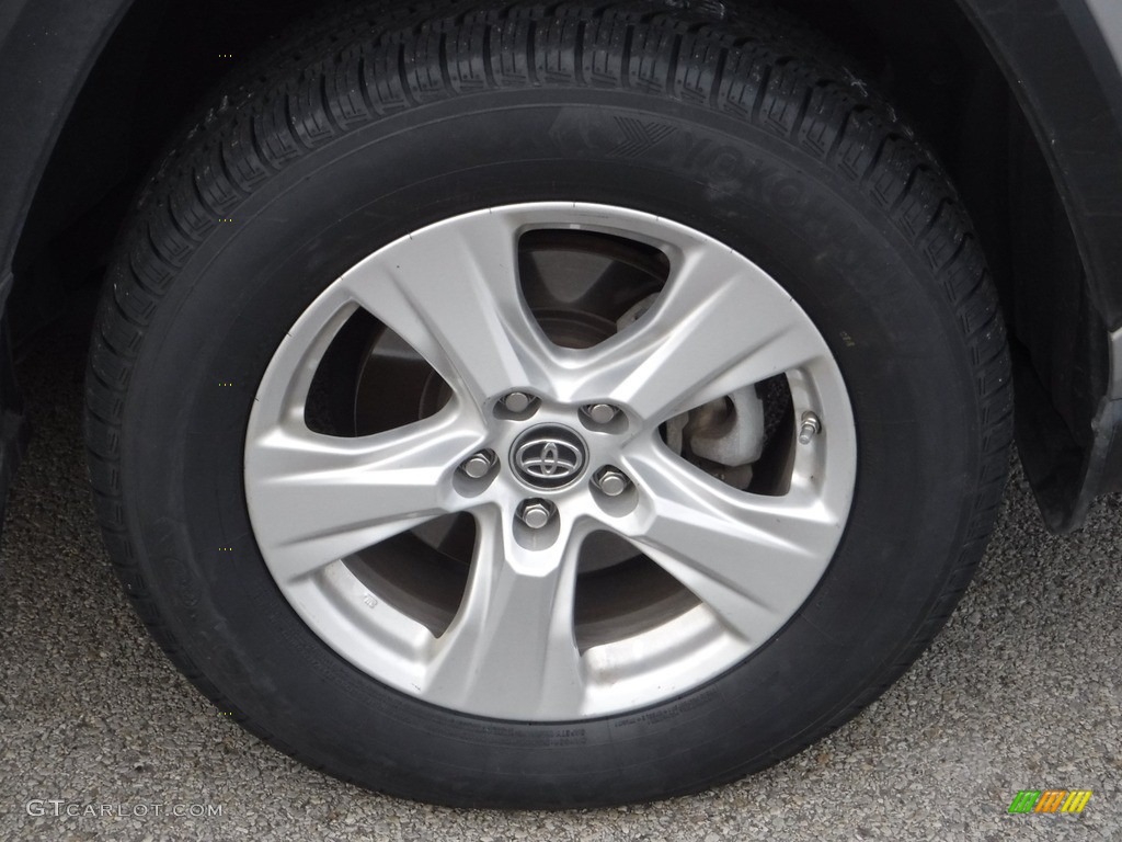 2019 Toyota RAV4 LE AWD Hybrid Wheel Photos