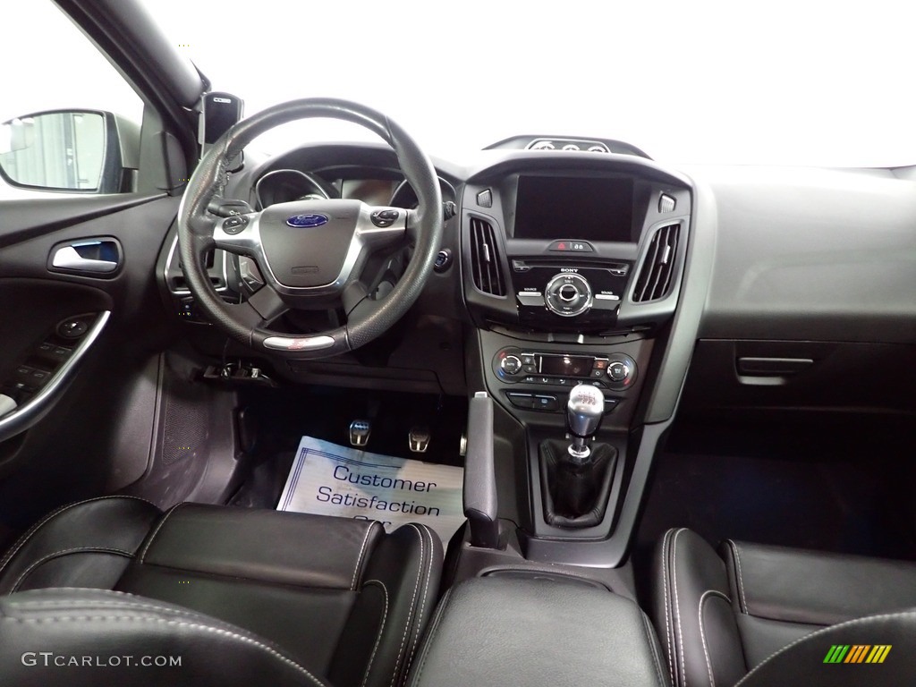 2014 Focus ST Hatchback - Ingot Silver / Charcoal Black photo #31